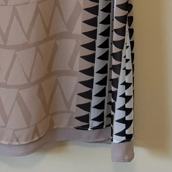 Le Chateau| Tan/Black Geometric Print Lined Tunic Lightweight Sleeveless Top S - Picture 4 of 7